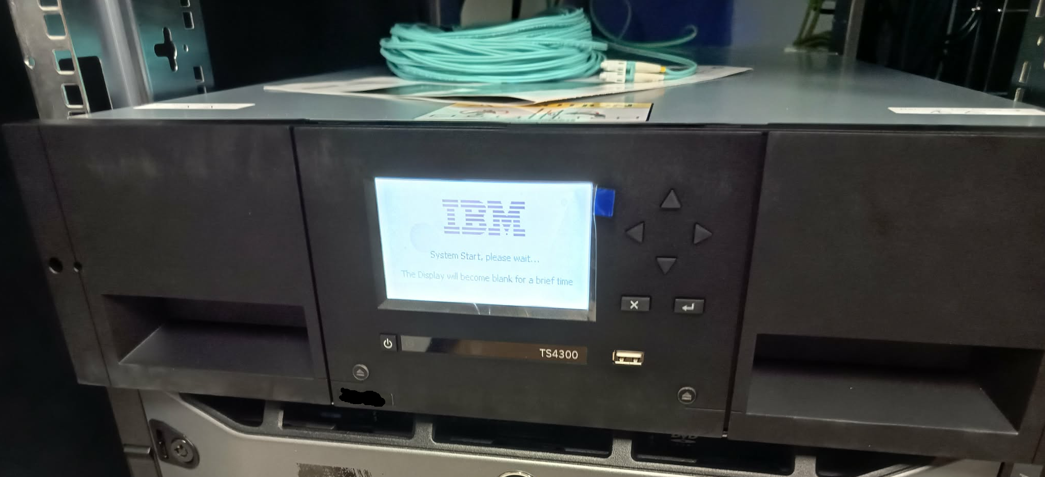 IBM TS4300 (front)